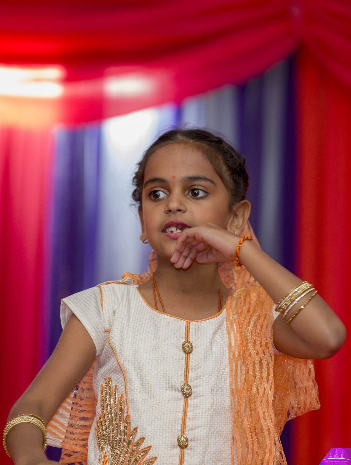 ©1987-2017 SKS Swaminarayan Temple East London
